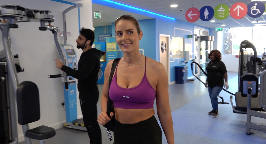 Arms And Shoulders With Stunning Personal Trainer