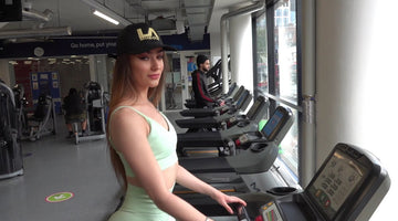 OMG! Hot Fitness Girl Lucy trains Glutes & Hamstrings