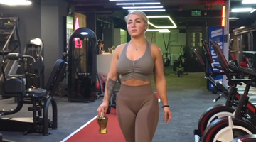 London Streets & Full Body Workout with Anna Pollini