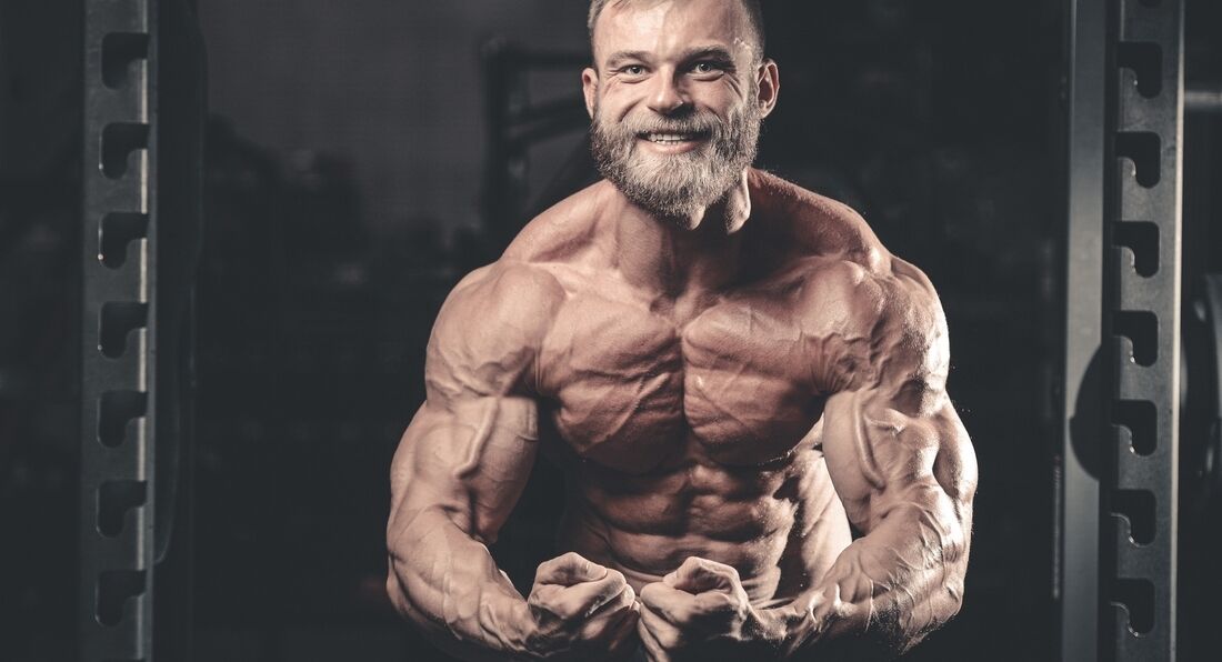 How to Build a Massive Chest โ LA Muscle - USA