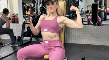 London Fitness Girl Trains Upper Body